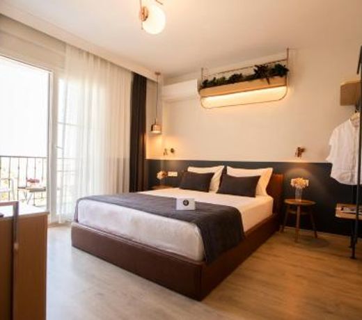 Urla 1867 Hotel
