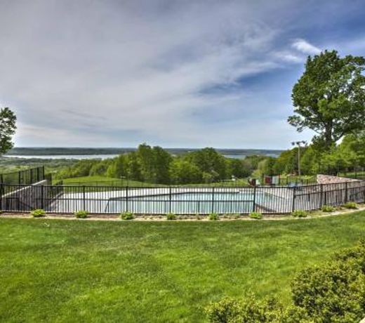 Sunny Mtn Condo with Grill, Walk to Golf Course