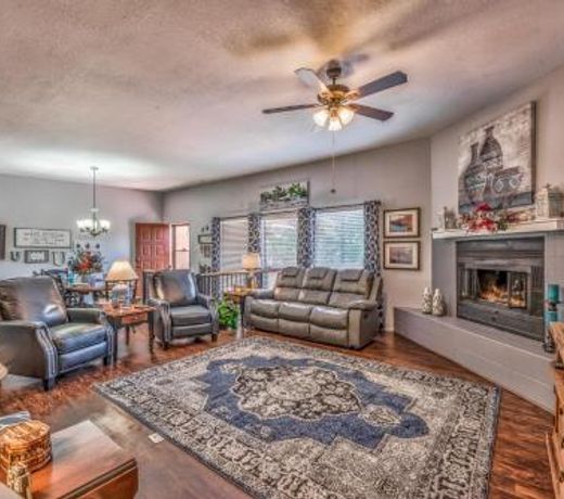 Cozy Up Haus, 3BRs, Game Room, Deck, Wi-Fi, Sleeps 8