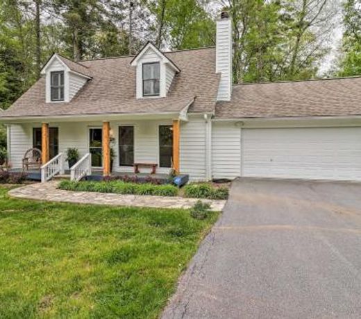 Highlands Cottage with Sunroom 1 Mi to Dtwn!