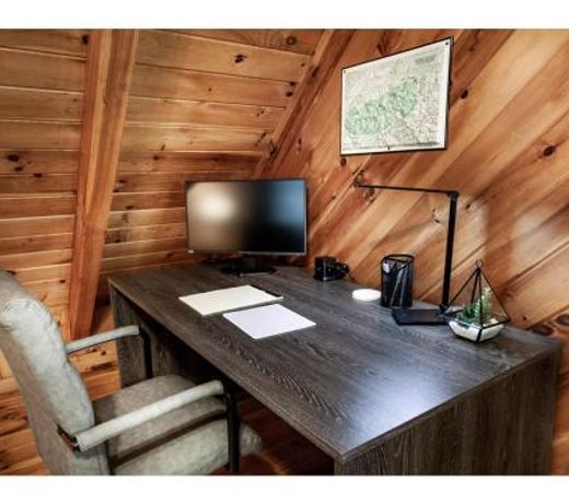Cabin in the Woods with Hot Tub and Pool Table