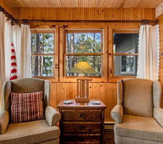 Bucky's PineIsle Retreat
