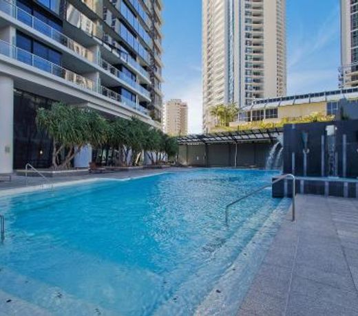 3 Bedroom Apartment in the heart of Surfers- Sleeps 9 - Circle on Cavill AMAZING!!