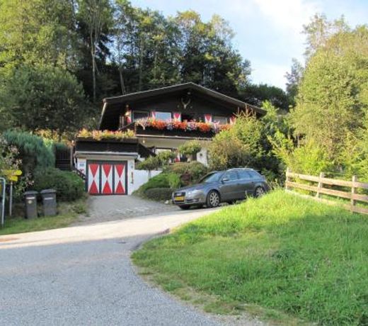Spacious Chalet in Niedernsill with Skiing nearby