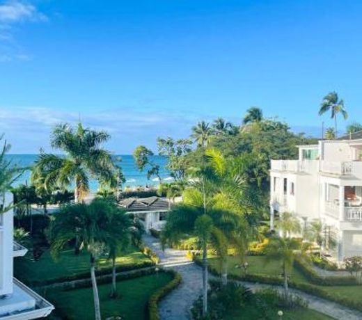 Beach Compound with amazing views and amenities!