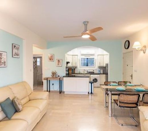Dalia Seaside 2 Bedroom Apartment with Pool & Garden
