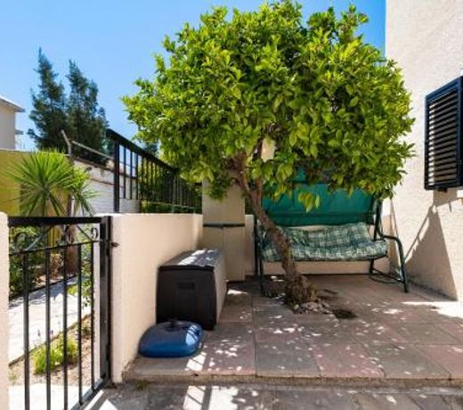 Dalia Seaside 2 Bedroom Apartment with Pool & Garden