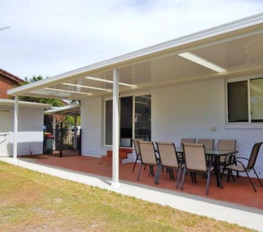 77 Lake Entrance Rd - Waterfront Wonder