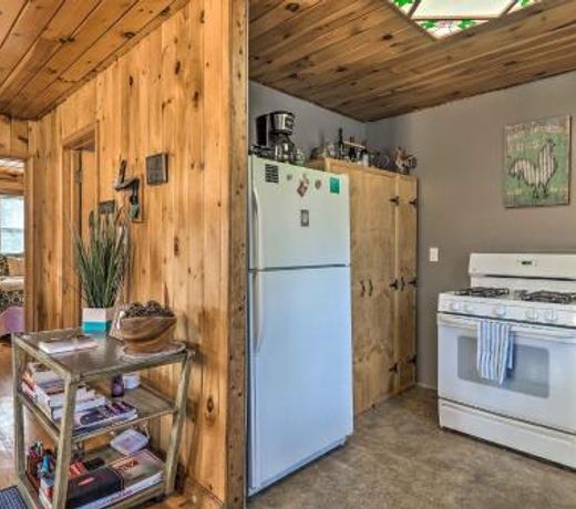 Hummingbird Farm on 10 Acres near Hancock!