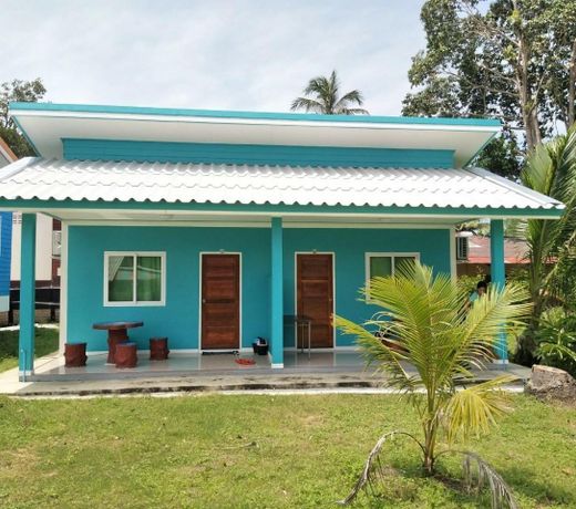 RUAN NAPAT RESORT