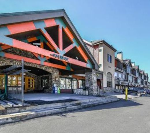 Gateway Lodge 5057