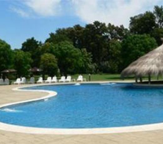 Howard Johnson by Wyndham Resort Pilar