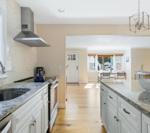 Greenport Village Vacationer's Delight
