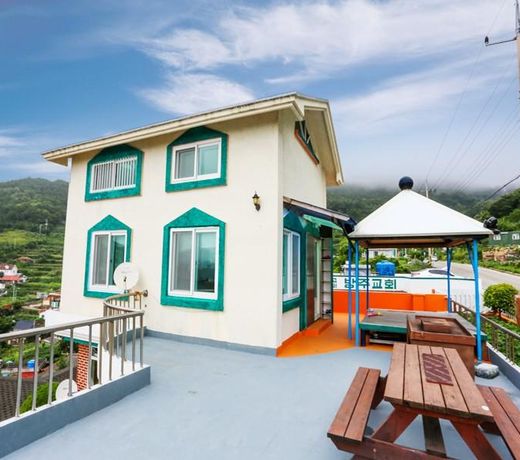 Tongyeong Tiberias Pension