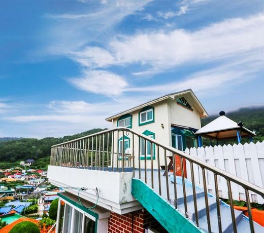 Tongyeong Tiberias Pension