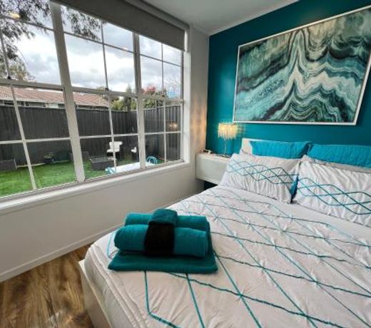 Tiny House in Belconnen 1BR Self Contained Wine