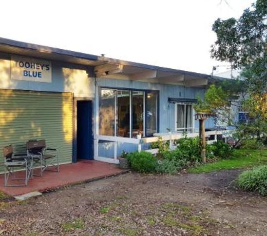 Toohey's Blue Beachside Holiday Home