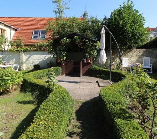 Zentrale Ferienwohnung mit Gartennutzung