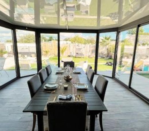 Villa DALI LA GARDE 260m2 Jacuzzi, Sauna, Piscine, jardin 500m2, 5 minutes de la Plage