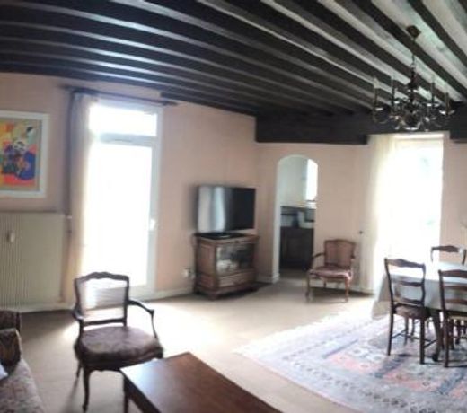 Appartement spacieux 78m2 plein centre, balcon, jusqu’à 6 personnes