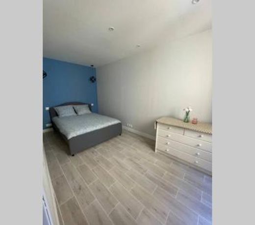 appartements trÃ¨s spacieux et totalement renovee