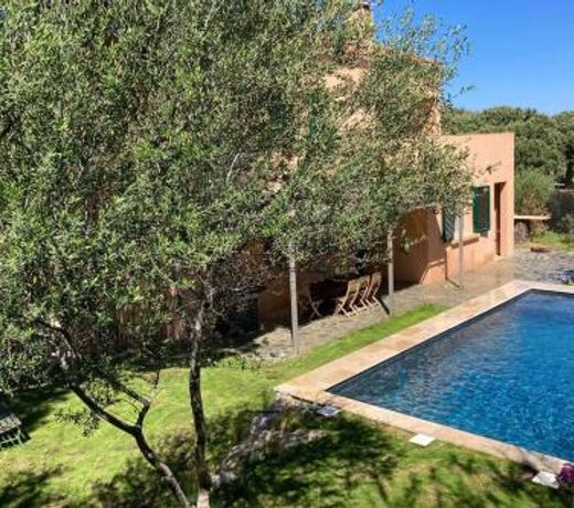 Magnifique maison entiÃ¨rement renovee avec piscine
