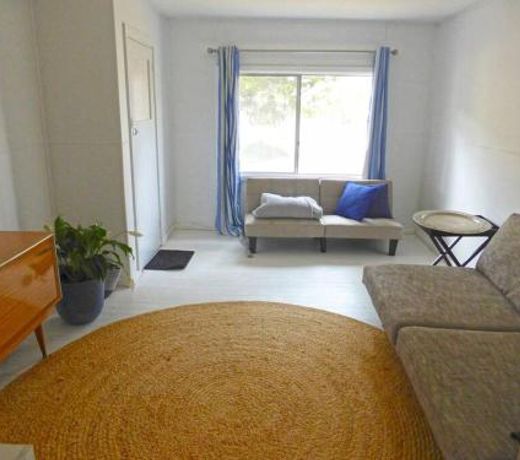 WEST2G - Viv's Place
