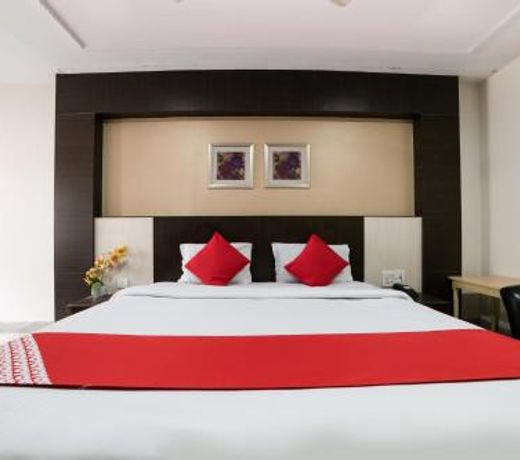 OYO 45408 Hotel Ambassador