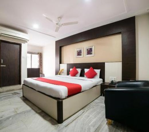 OYO 45408 Hotel Ambassador