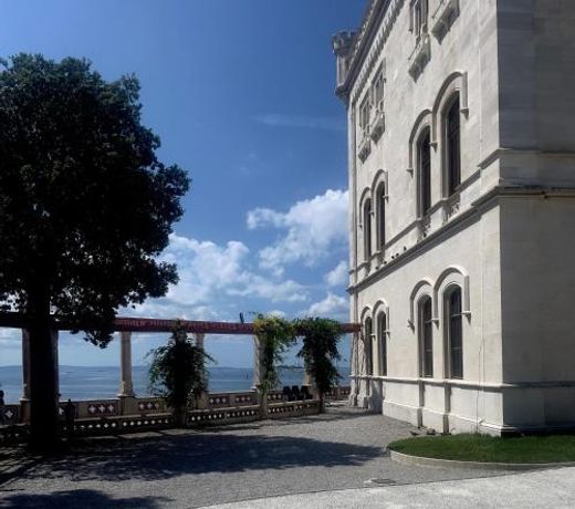TRIONFO the right place to live BARCOLANA appartamento completo