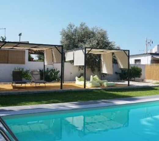 Dependance in Villa con piscina