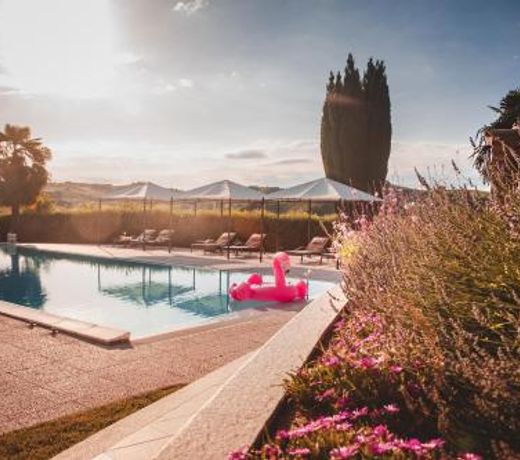 Almaranto Hotel & Retreat