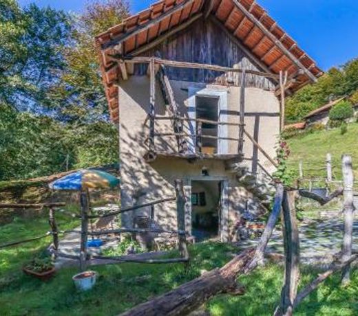 Awesome home in ArtÃ² with