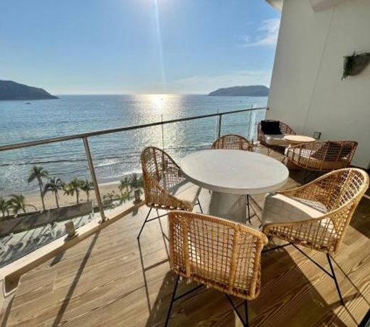 Increible depa de lujo con vista al mar en zona dorada(con factura)