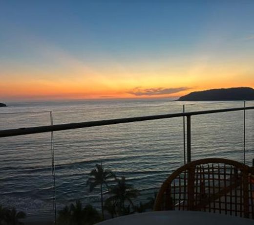 Increible depa de lujo con vista al mar en zona dorada(con factura)