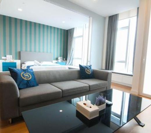 Dolphin Platinum Face Kuala Lumpur