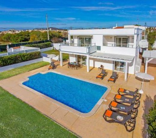 Villa Pianda by Villa Plus