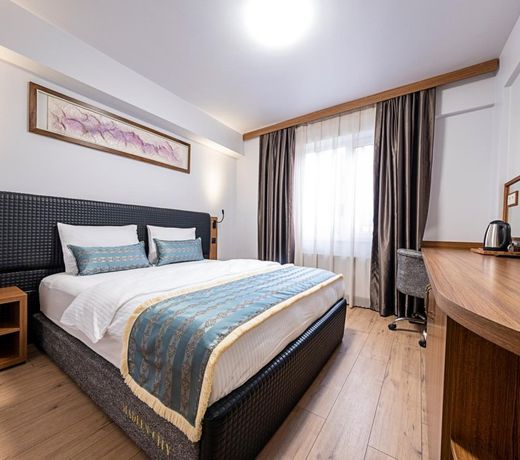 Madeen City Hotel