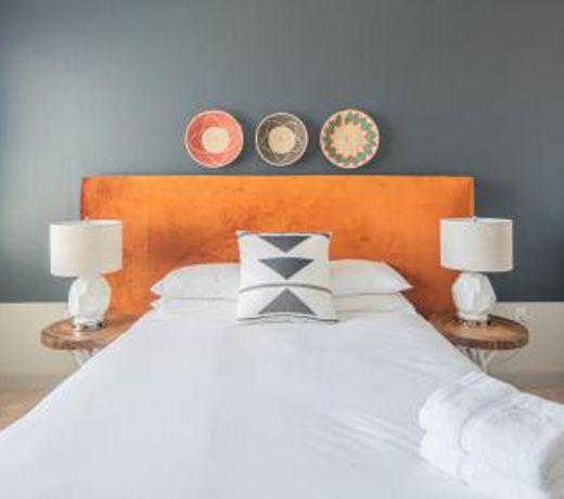 WanderJaunt - Luxe Chandler Apartments