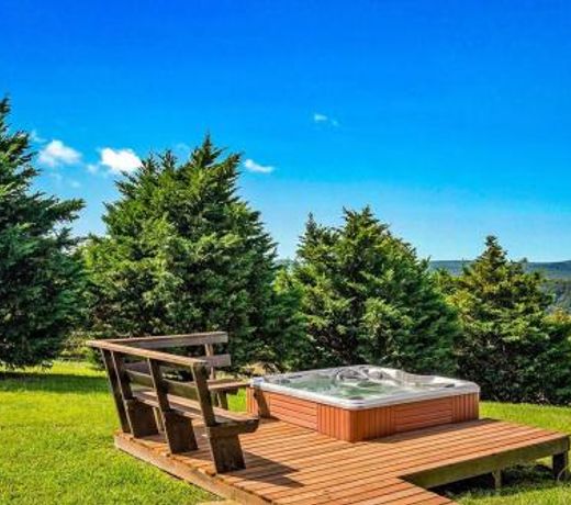 Lodge at OZK Ranch- Incredible mountaintop cabin with hot tub and views