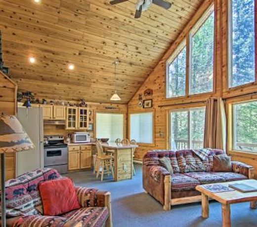 Peaceful Hilltop Hideaway with Porch on 2 Acres