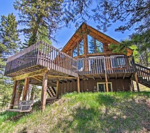 Peaceful Hilltop Hideaway with Porch on 2 Acres