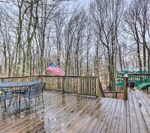 Cabin with Deck Hike and Ski the Blue Ridge Mountains