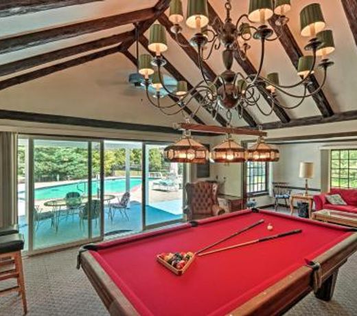 Morgan Hughes Homestead with Game Room and Pool!