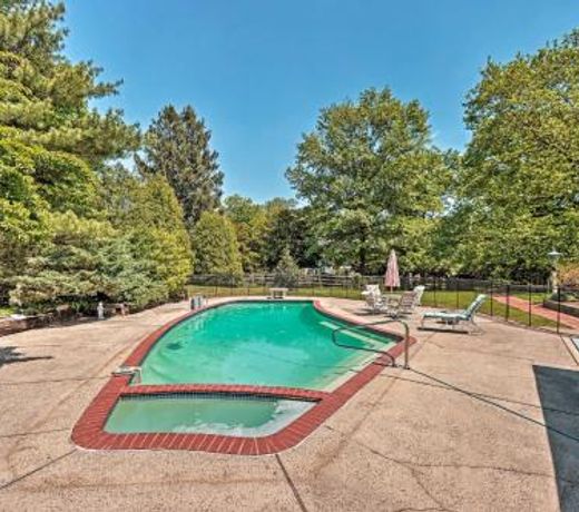 Morgan Hughes Homestead with Game Room and Pool!