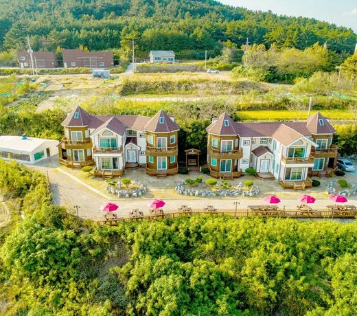 Song-la Haesong Pension
