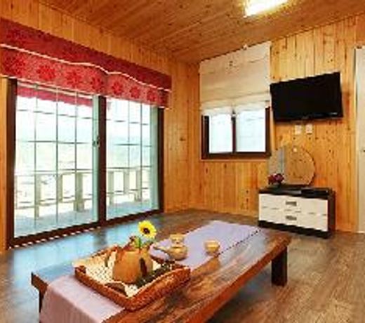 Cheongdo Mountains Bed and Breakfast