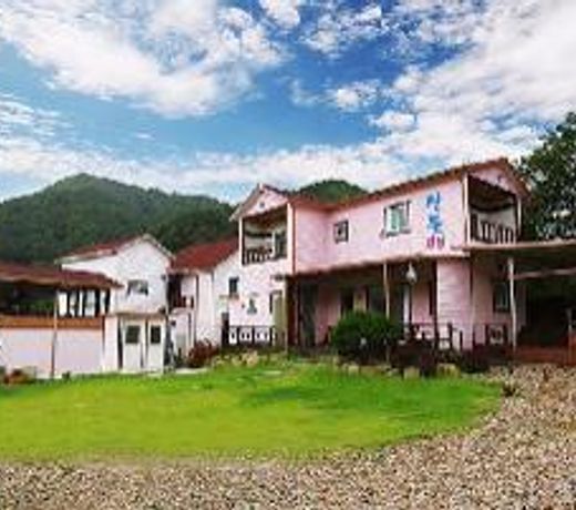 Cheongdo Mountains Bed and Breakfast