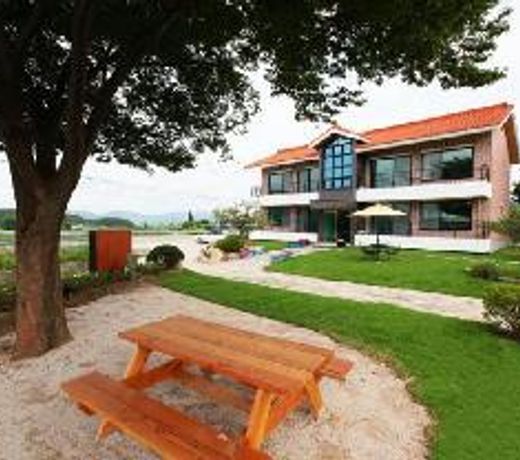Gyeongju Bomunnamchon Pension