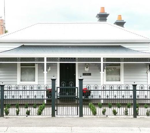 Saint Brides - Superior Boutique Accomodation - STEPS TO PAKINGTON STREET